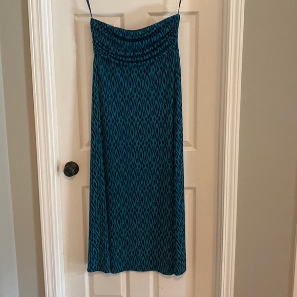 Banana Republic Dresses & Skirts - Banana Republic beautiful strapless dress